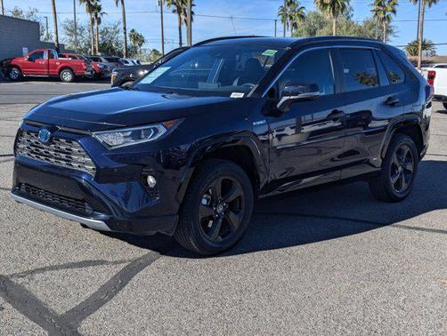 2020 Toyota RAV4 Hybrid SE
