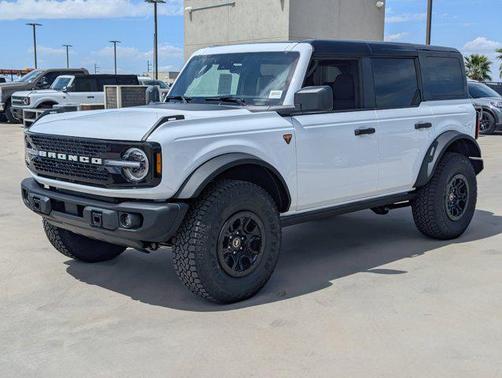 Oxford White 2026 Ford Bronco Badlands