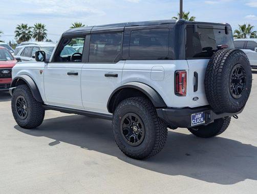 Oxford White 2026 Ford Bronco Badlands