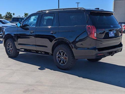 Agate Black Metallic 2026 Ford Expedition Tremor