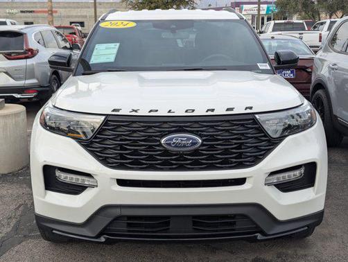 2024 Ford Explorer ST-Line
