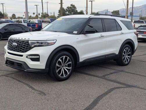 2024 Ford Explorer ST-Line