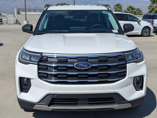 Star White Metallic Tri-Coat 2026 Ford Explorer Active