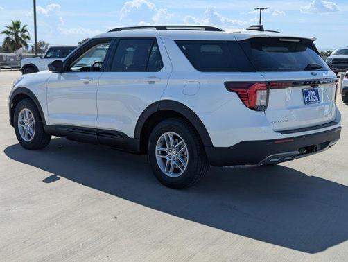 Star White Metallic Tri-Coat 2026 Ford Explorer Active
