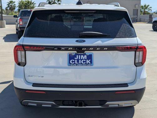 Star White Metallic Tri-Coat 2026 Ford Explorer Active