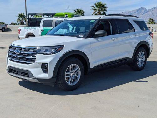 Star White Metallic Tri-Coat 2026 Ford Explorer Active