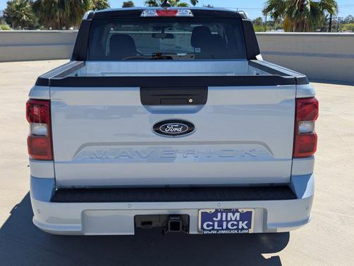 Space White Metallic 2026 Ford Maverick Lobo Standard