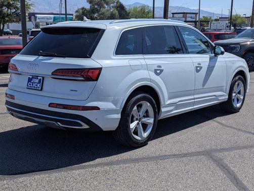 2022 Audi Q7 55 Premium
