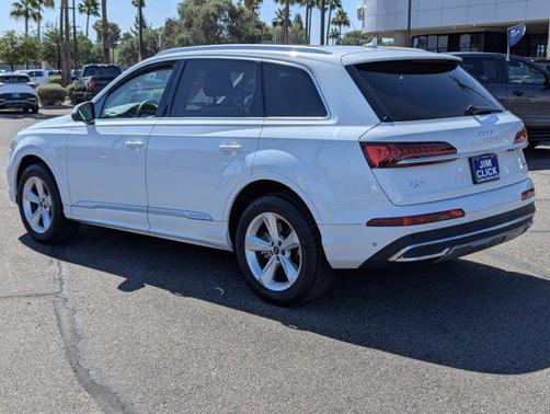 2022 Audi Q7 55 Premium