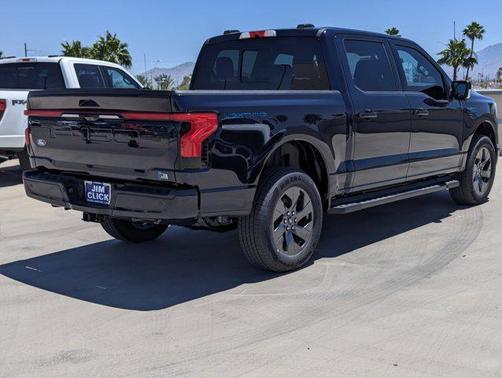 2025 Ford F-150 Lightning LARIAT