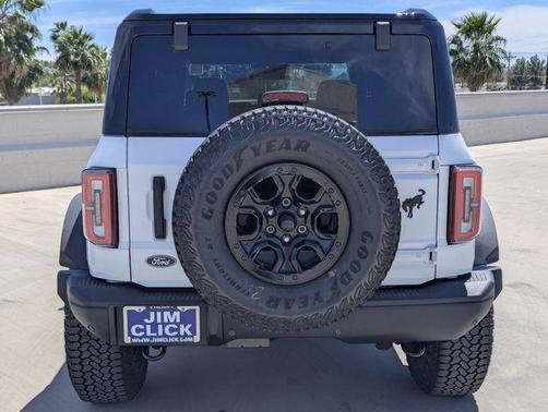 Oxford White 2026 Ford Bronco Badlands