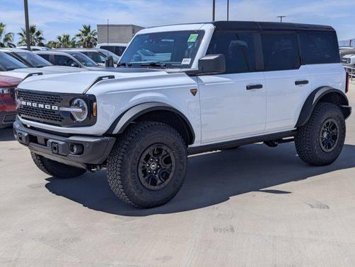 Oxford White 2026 Ford Bronco Badlands