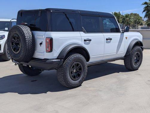 Oxford White 2026 Ford Bronco Badlands