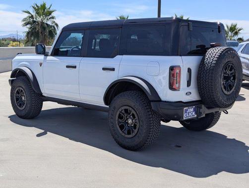 Oxford White 2026 Ford Bronco Badlands
