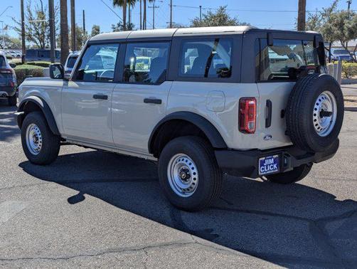 Desert Sand 2026 Ford Bronco Base