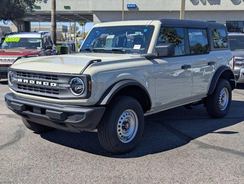 Desert Sand 2026 Ford Bronco Base