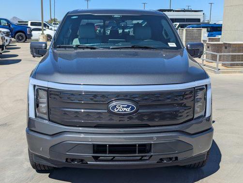 2025 Ford F-150 Lightning Platinum