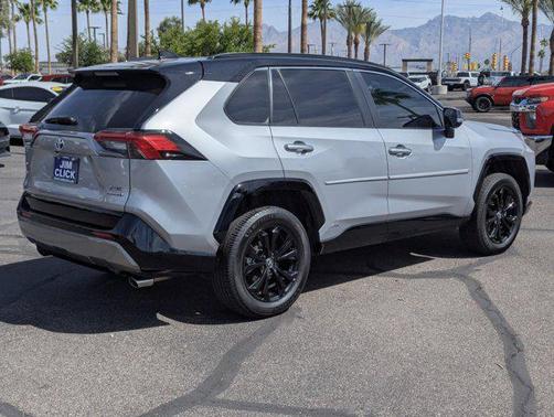 2022 Toyota RAV4 Hybrid SE