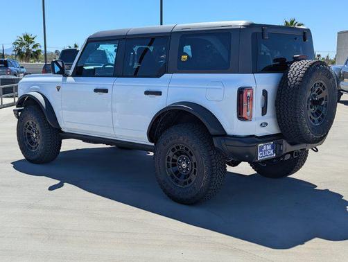 Oxford White 2026 Ford Bronco Badlands