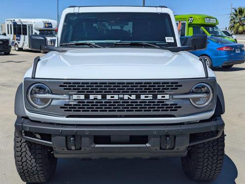 Oxford White 2026 Ford Bronco Badlands