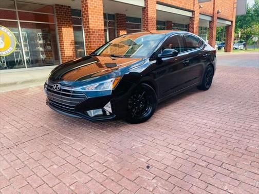 2019 Hyundai ELANTRA SE