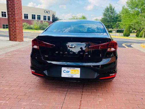 2019 Hyundai ELANTRA SE