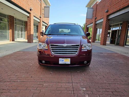 2009 Chrysler Town & Country Touring