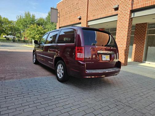 2009 Chrysler Town & Country Touring