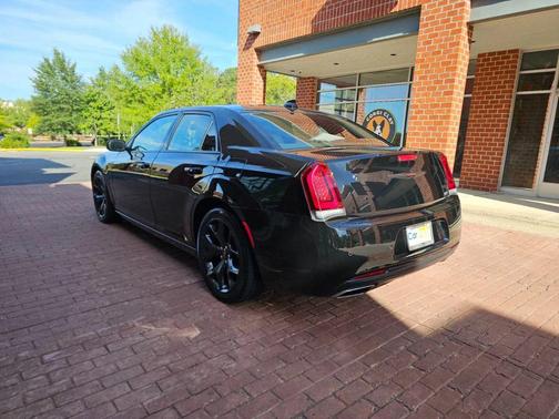 2022 Chrysler 300 S