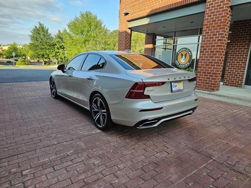 2019 Volvo S60 T5 R-Design