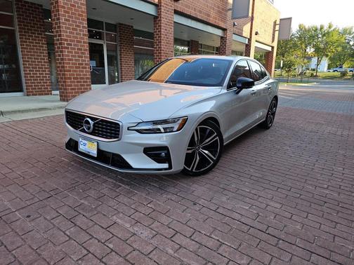 2019 Volvo S60 T5 R-Design