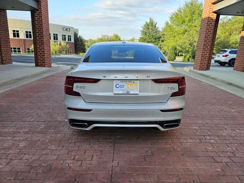 2019 Volvo S60 T5 R-Design