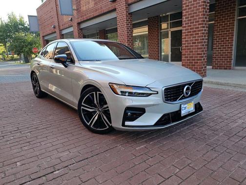 2019 Volvo S60 T5 R-Design