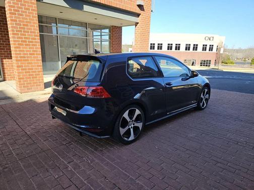2015 Volkswagen Golf GTI 2.0T S 4-Door