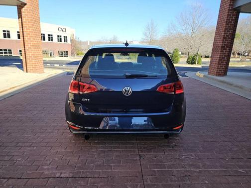 2015 Volkswagen Golf GTI 2.0T S 4-Door
