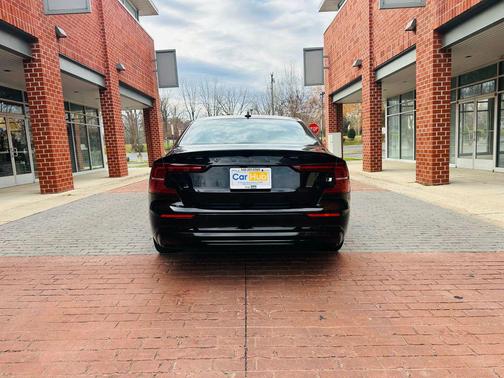 2023 Volvo S60 B5 Ultimate Black Edition