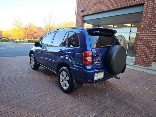 2005 Toyota RAV4 Base