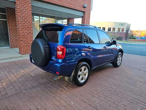 2005 Toyota RAV4 Base