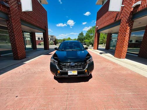 Crystal Black Silica 2023 Subaru Outback Wilderness