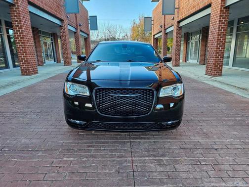 2016 Chrysler 300 S