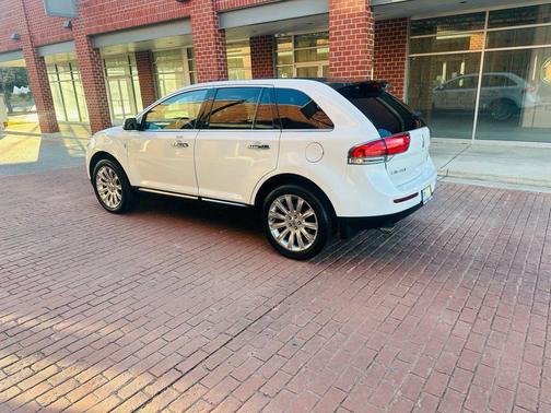 2011 Lincoln MKX Base