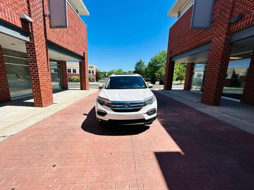 White Diamond Pearl 2016 Honda Pilot EX-L