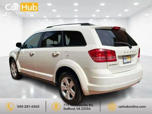 White 2016 Dodge Journey SE