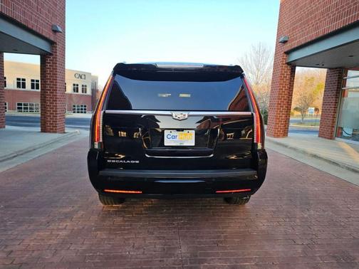 2017 Cadillac Escalade Luxury