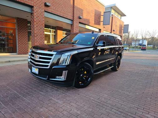 2017 Cadillac Escalade Luxury