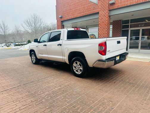 2014 Toyota Tundra SR5