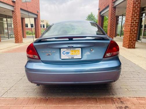2005 Ford Taurus SE