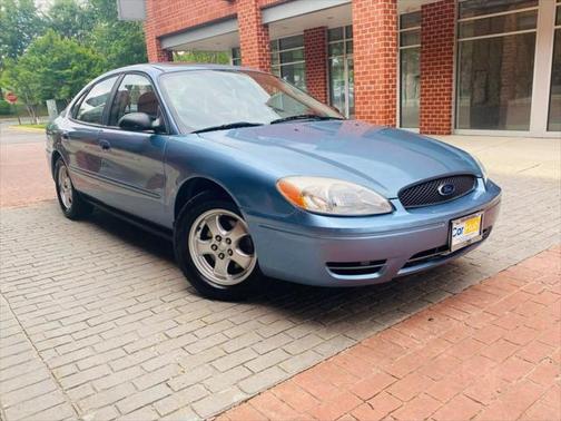 2005 Ford Taurus SE