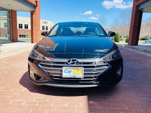 2019 Hyundai ELANTRA SE
