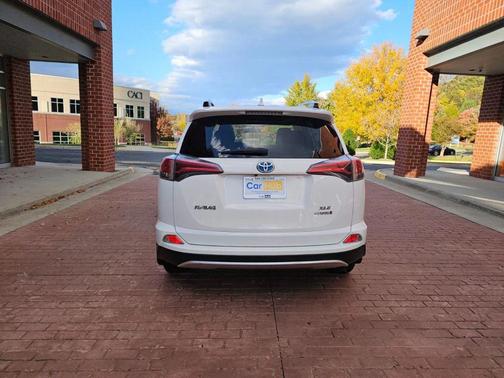 2016 Toyota RAV4 Hybrid XLE